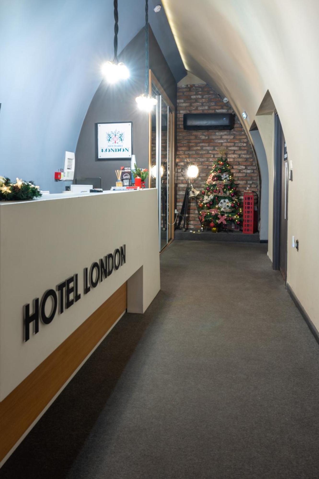 ホテル ロンドン B＆B スコピエ エクステリア 写真