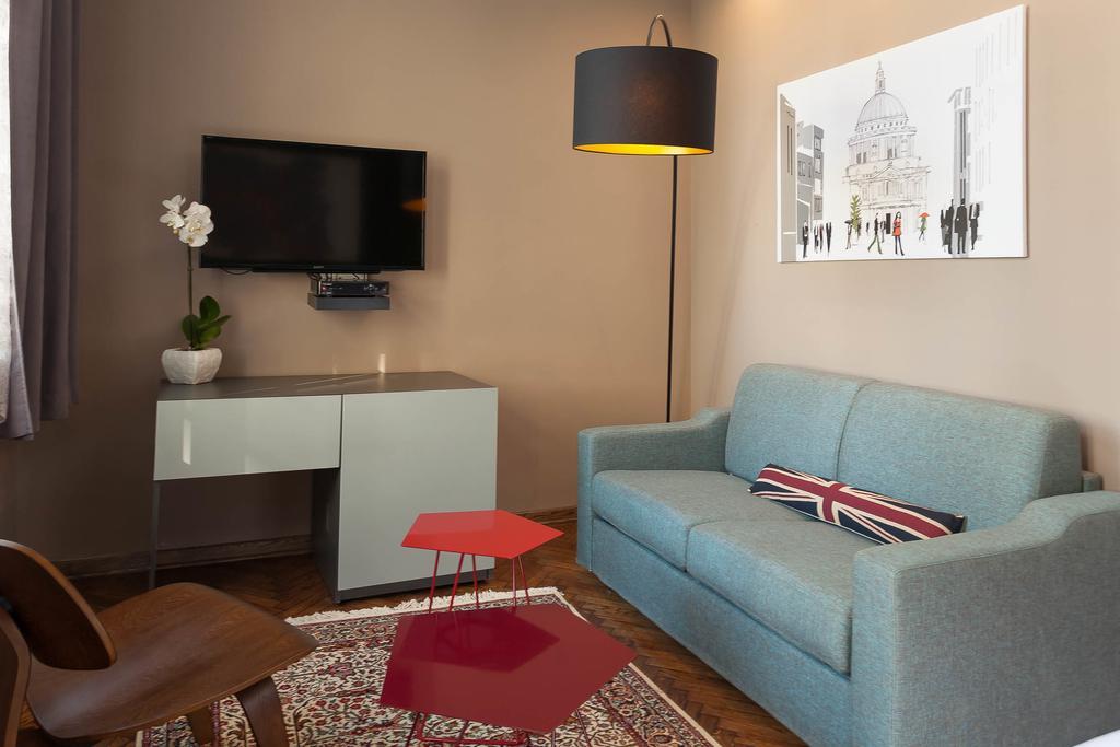 ホテル ロンドン B＆B スコピエ 部屋 写真