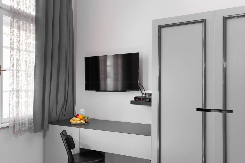 ホテル ロンドン B＆B スコピエ 部屋 写真