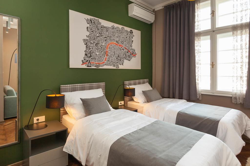 ホテル ロンドン B＆B スコピエ 部屋 写真